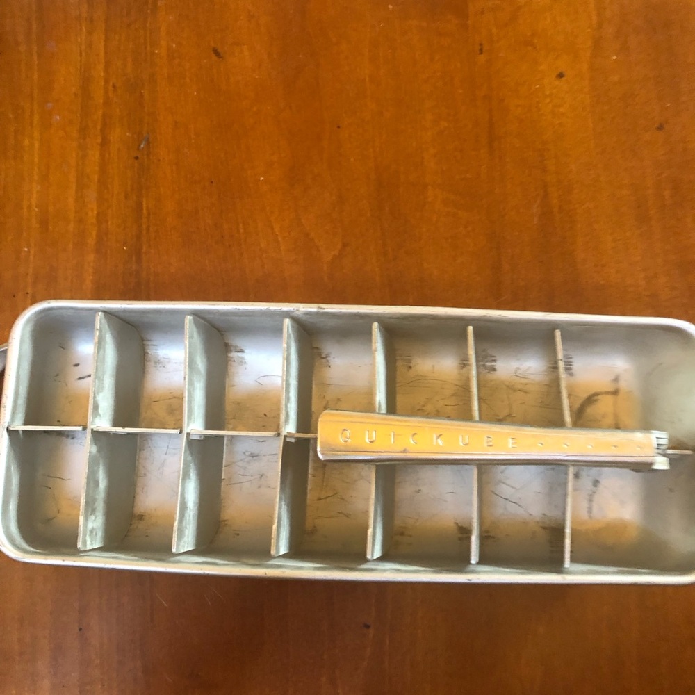 Vintage Metal Ice Cube Tray with Quickube Lever - Silver